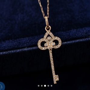 Au750 rose gold pendant